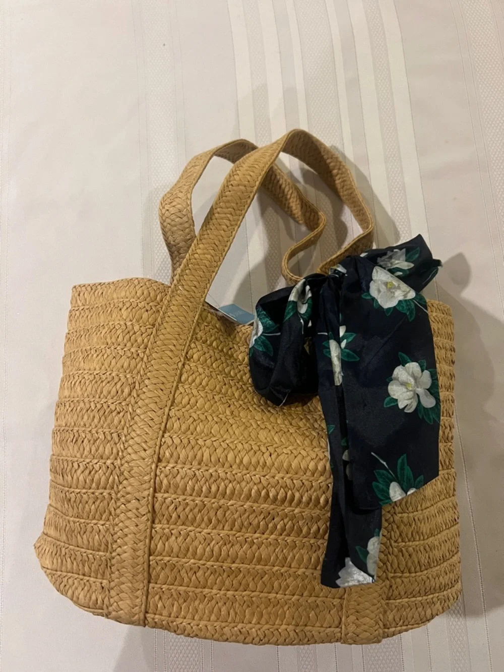 Draper James everyday Straw Tote Bag with Floral Scarf NEW - Picture 2 of 12